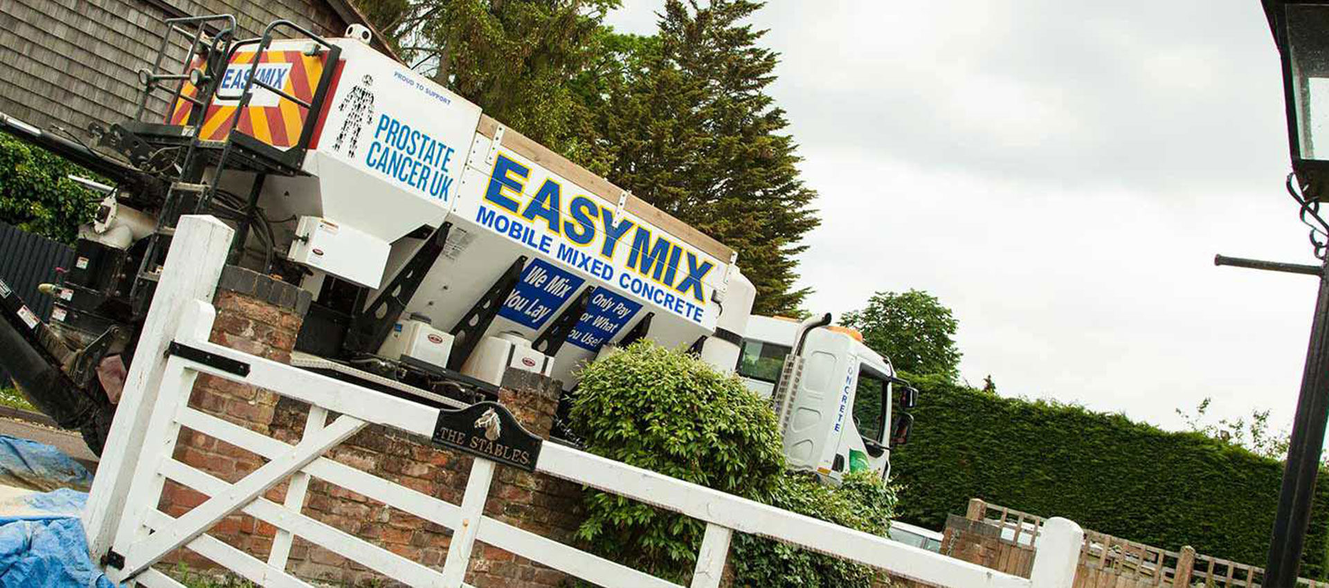 EasyMix truck delivering concrete to a domestic property | EasyMix Concrete