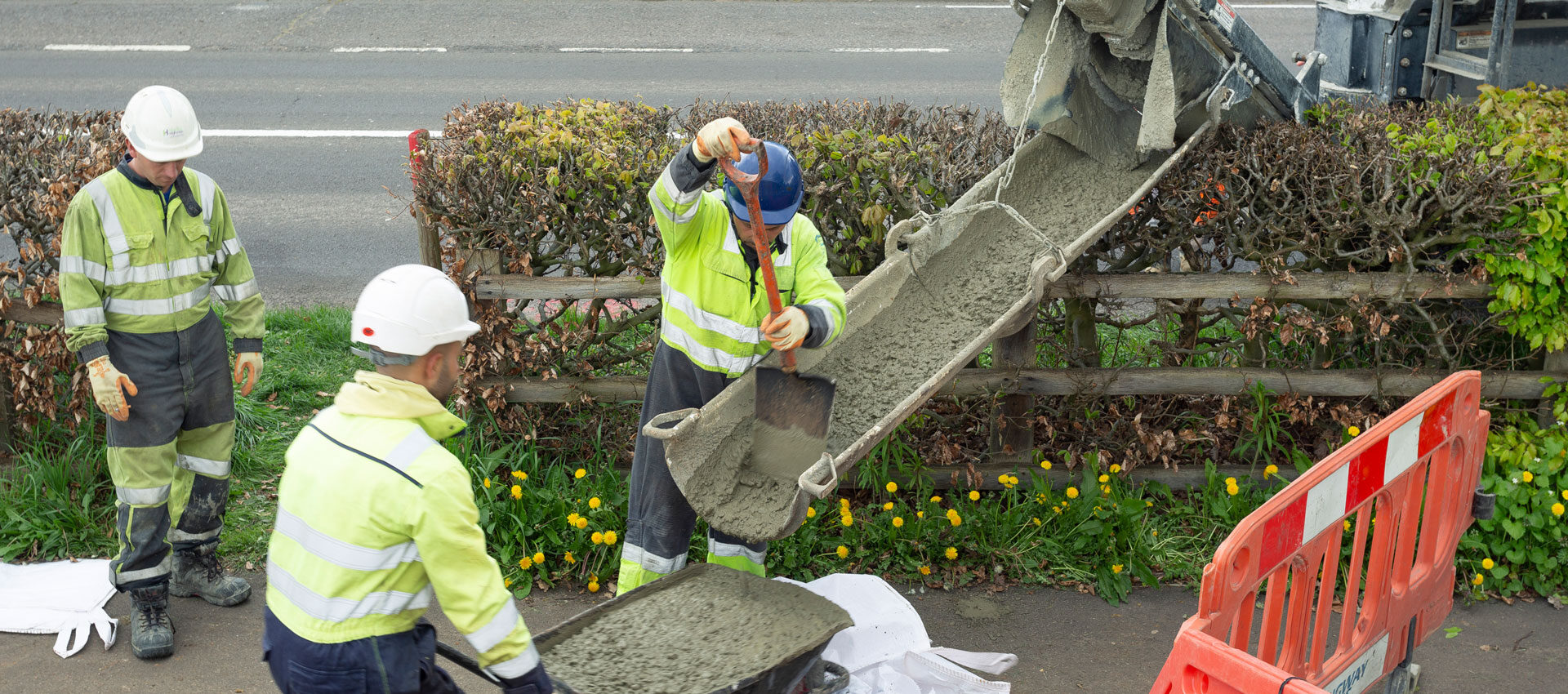 Concrete contractors delivering on site mixed concrete | EasyMix Concrete